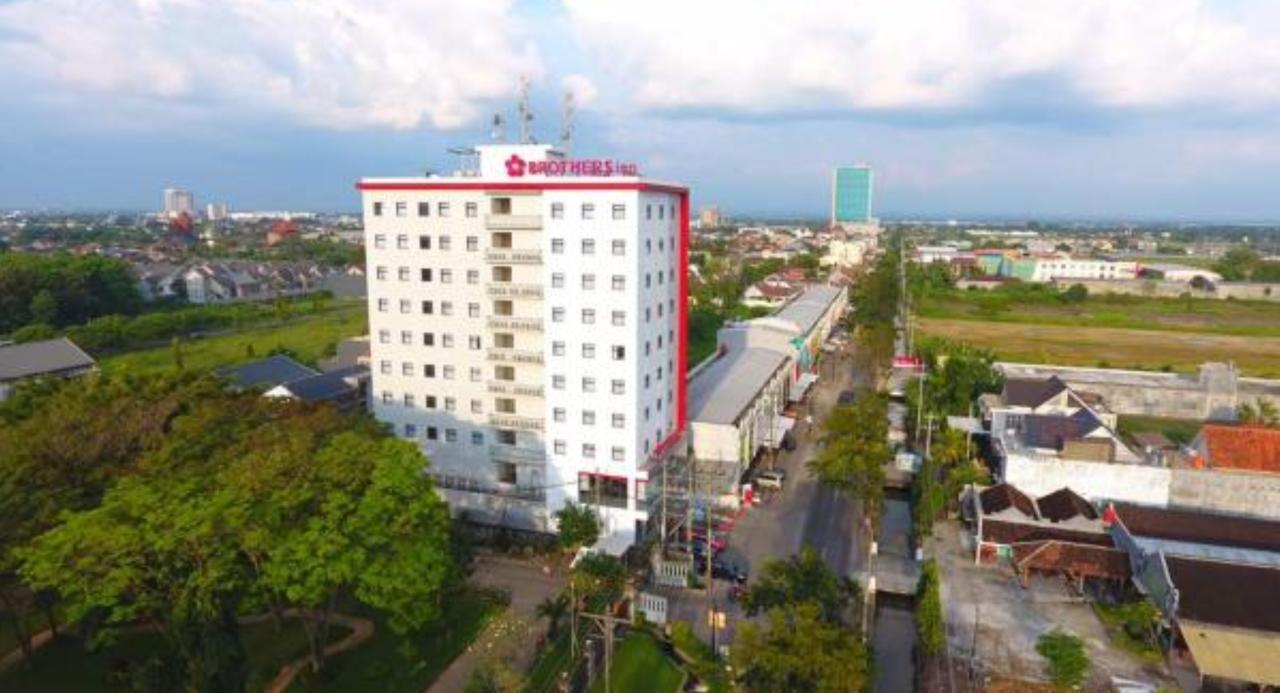 Brothers Inn Sukoharjo Exterior foto